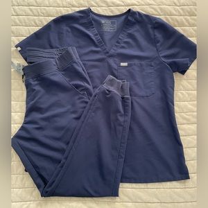 FIGS Scrub Top and Zamora Jogger Pants Women’s